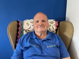 Les - Minibus driver